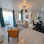 - Maison Capucine- Proche Centre D'affaire Chauray, Jardin, Parking, Wifi Et Netflix, Ideal Voyage D'affaire, Familles, Ou Simple Escapade