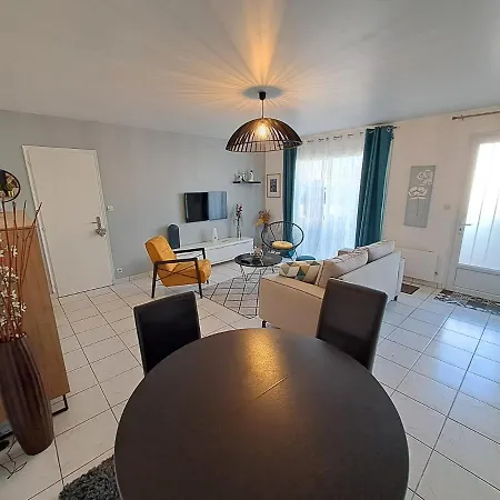 Villa - Maison Capucine- Proche Centre D'affaire Chauray, Jardin, Parking, Wifi Et Netflix, Ideal Voyage D'affaire, Familles, Ou Simple Escapade