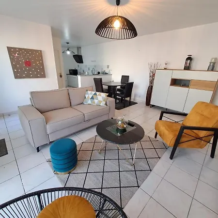 - Maison Capucine- Proche Centre D'affaire Chauray, Jardin, Parking, Wifi Et Netflix, Ideal Voyage D'affaire, Familles, Ou Simple Escapade 别墅 *