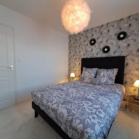 Villa - Maison Capucine- Proche Centre D'affaire Chauray, Jardin, Parking, Wifi Et Netflix, Ideal Voyage D'affaire, Familles, Ou Simple Escapade