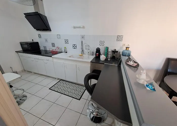 Villa - Maison Capucine- Proche Centre D'affaire Chauray, Jardin, Parking, Wifi Et Netflix, Ideal Voyage D'affaire, Familles, Ou Simple Escapade