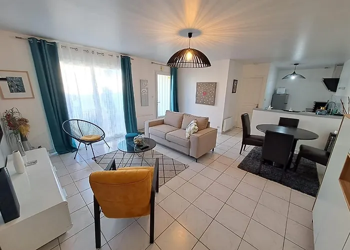 - Maison Capucine- Proche Centre D'affaire Chauray, Jardin, Parking, Wifi Et Netflix, Ideal Voyage D'affaire, Familles, Ou Simple Escapade