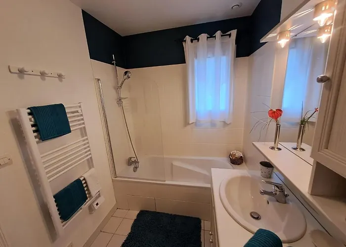 - Maison Capucine- Proche Centre D'affaire Chauray, Jardin, Parking, Wifi Et Netflix, Ideal Voyage D'affaire, Familles, Ou Simple Escapade Villa